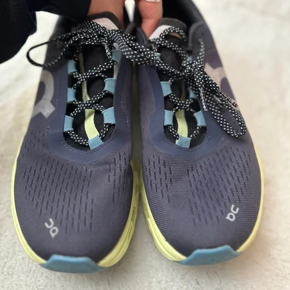 ON cloudmonster running shoes - Picture 2 of 7